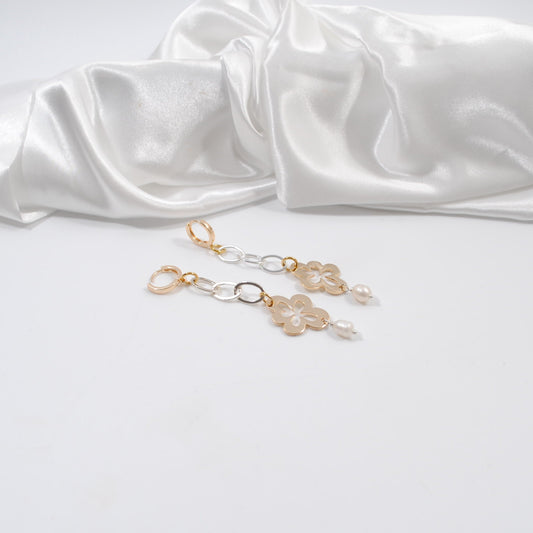guld blomma silver kedja creoler ring i guld handgjorda unika örhängen design by brandeby