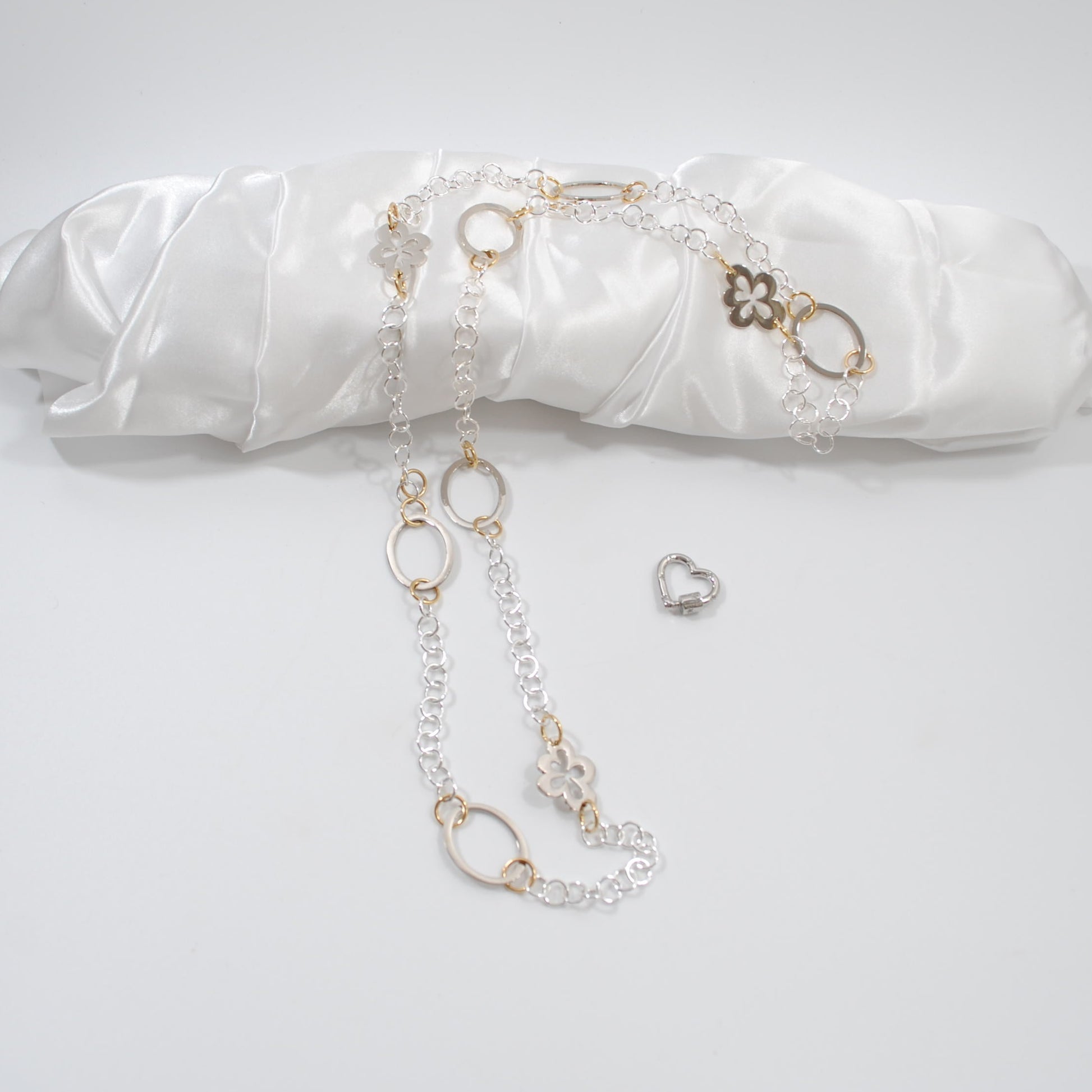 Luxury Gold Heart Halsband - Flexibelt Silver & Guld | Design by Brandeby