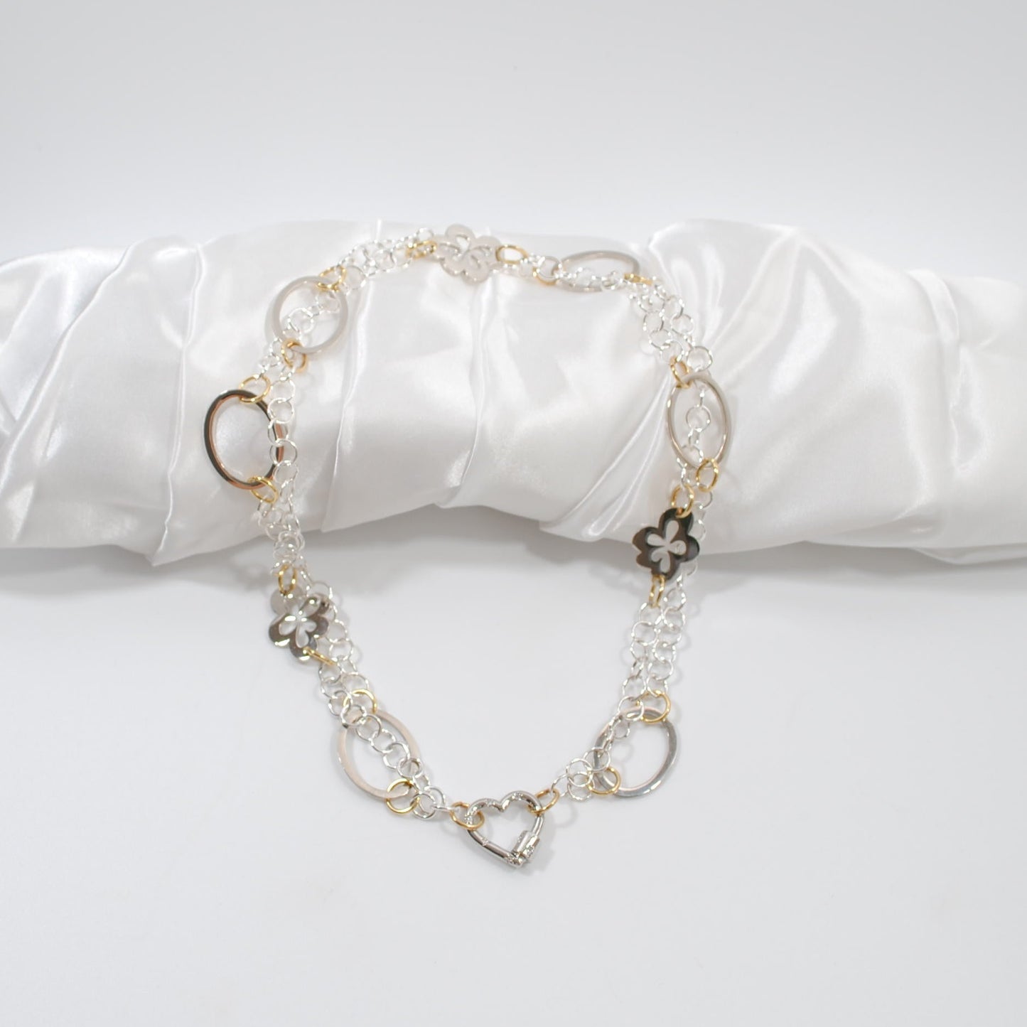 Luxury Gold Heart Halsband - Flexibelt Silver & Guld | Design by Brandeby svenskt hantverk