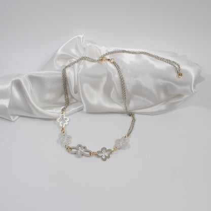 elgant stiligt halsband kort modell kvinna design by brandeby