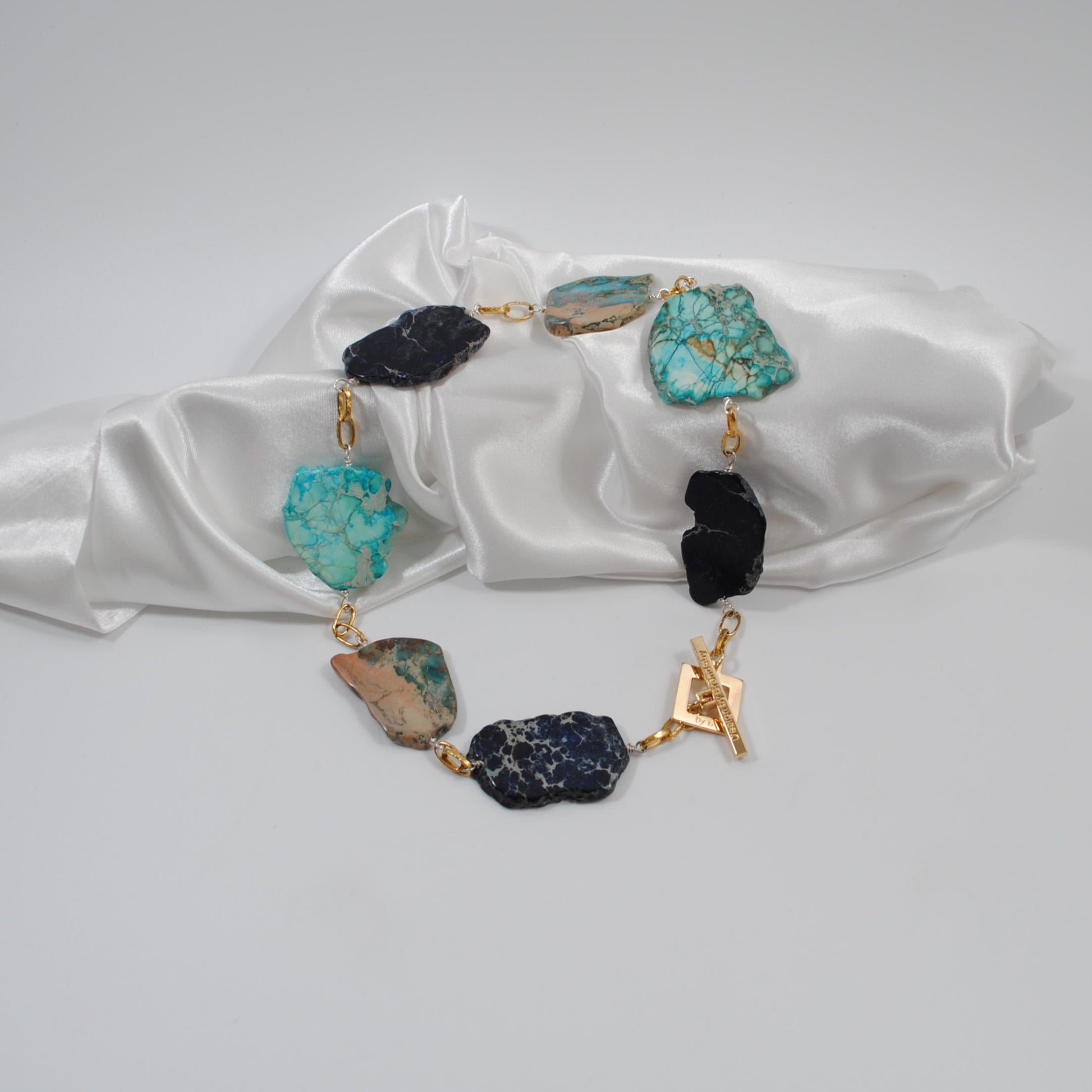 Exklusive Sky Halsband - Design by Brandeby