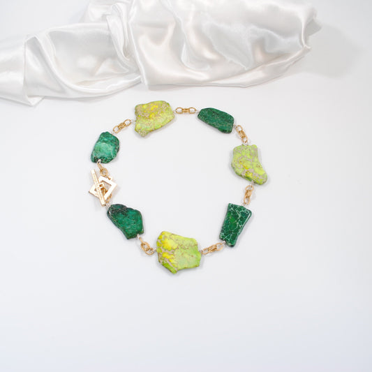 grön imperial jasper halsband med guldlås design by brandeby
