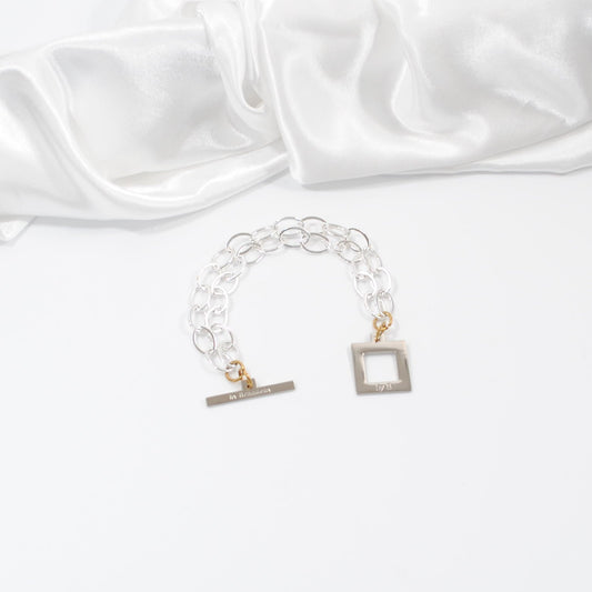 classy armband design by brandeby