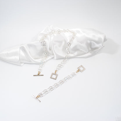 classy armband och halsband kedjor och guldringar design by brandeby
