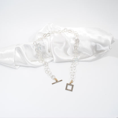 halsband med kedja och guldringar design by brandeby