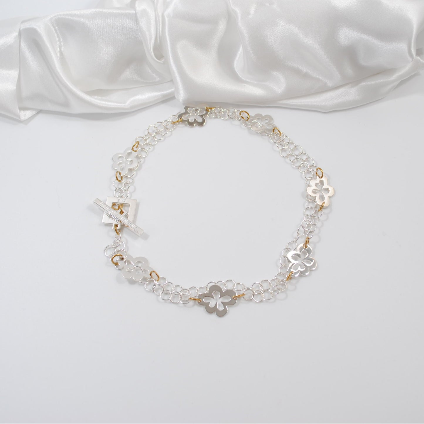 design by brandeby