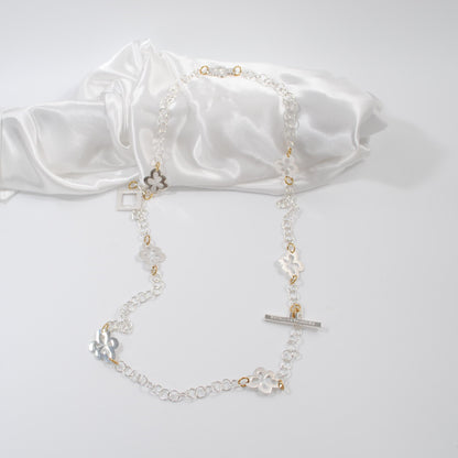 flexibelt halsband m blommor och kedja design by brandeby