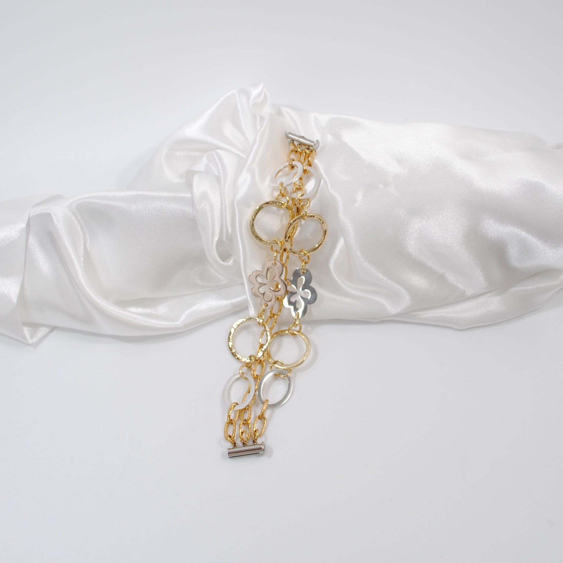 armband tre radigt guld silver hantverk handgjort design by brandeby