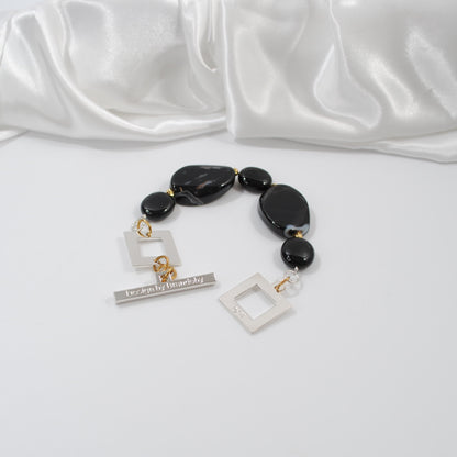 armband i svart ädelsten desing by brandeby