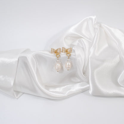 örhängen i guld strass unika äkta design by brandeby