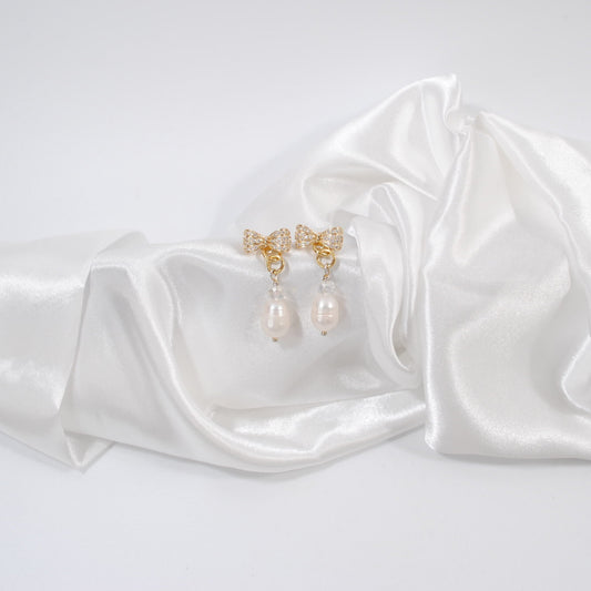 örhängen i guld strass unika äkta design by brandeby