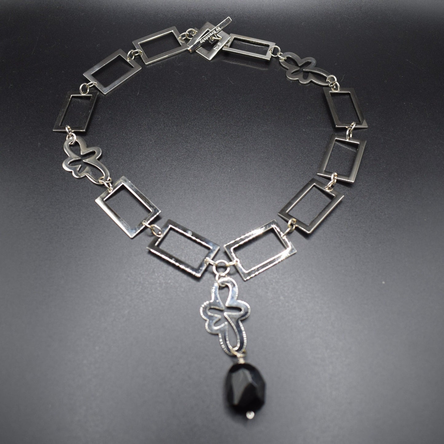 CLEAN ONYX NECKLACE