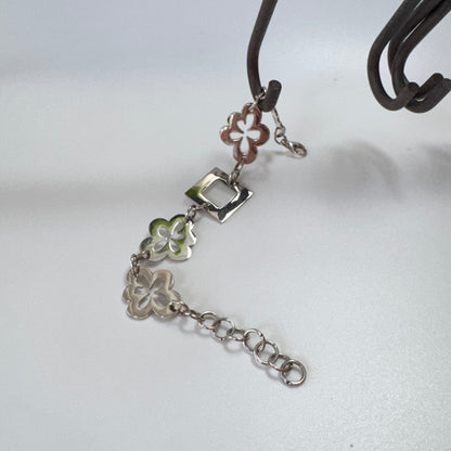 Four Flower Armband Design by Brandeby