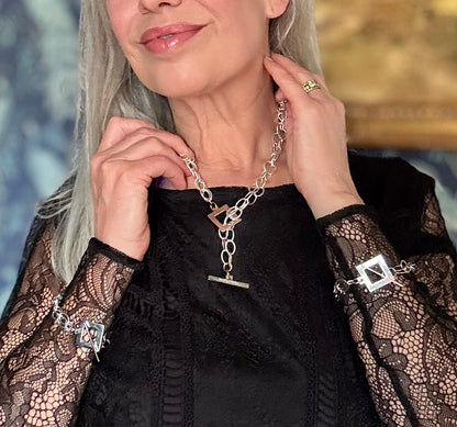 Classy Halsband - Silverkedja med gulddetaljer