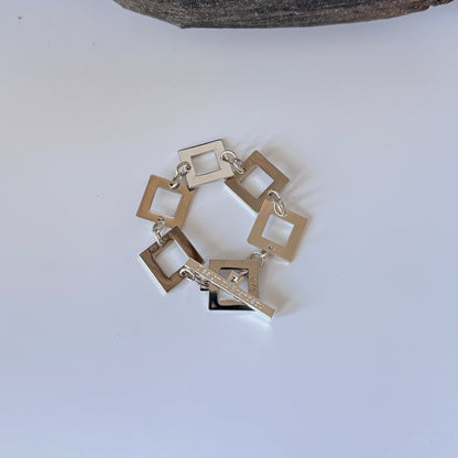 Silver armband med fyrkanter och handgjort