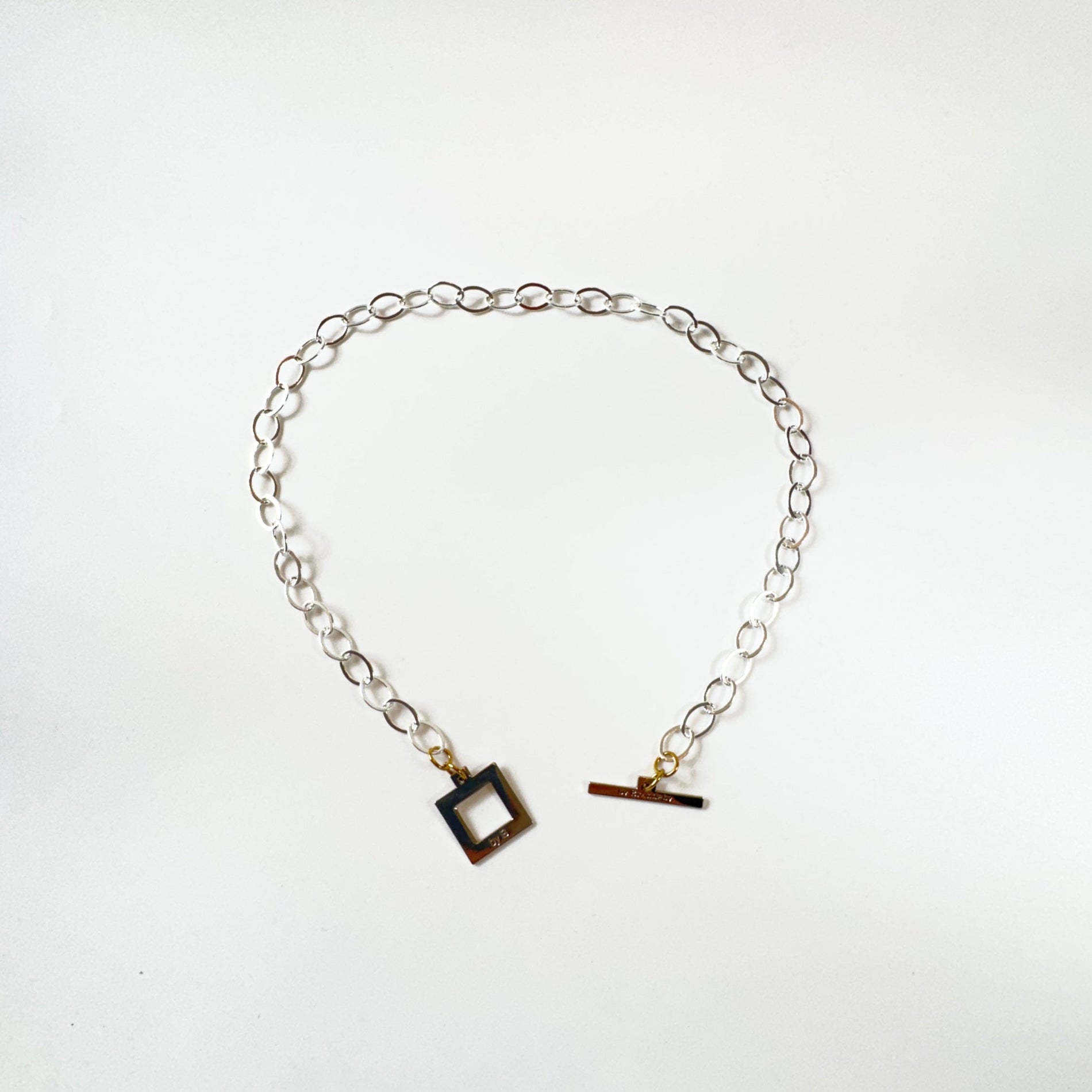 Frame Necklace – Handgjort silverhalsband | Design by Brandeby