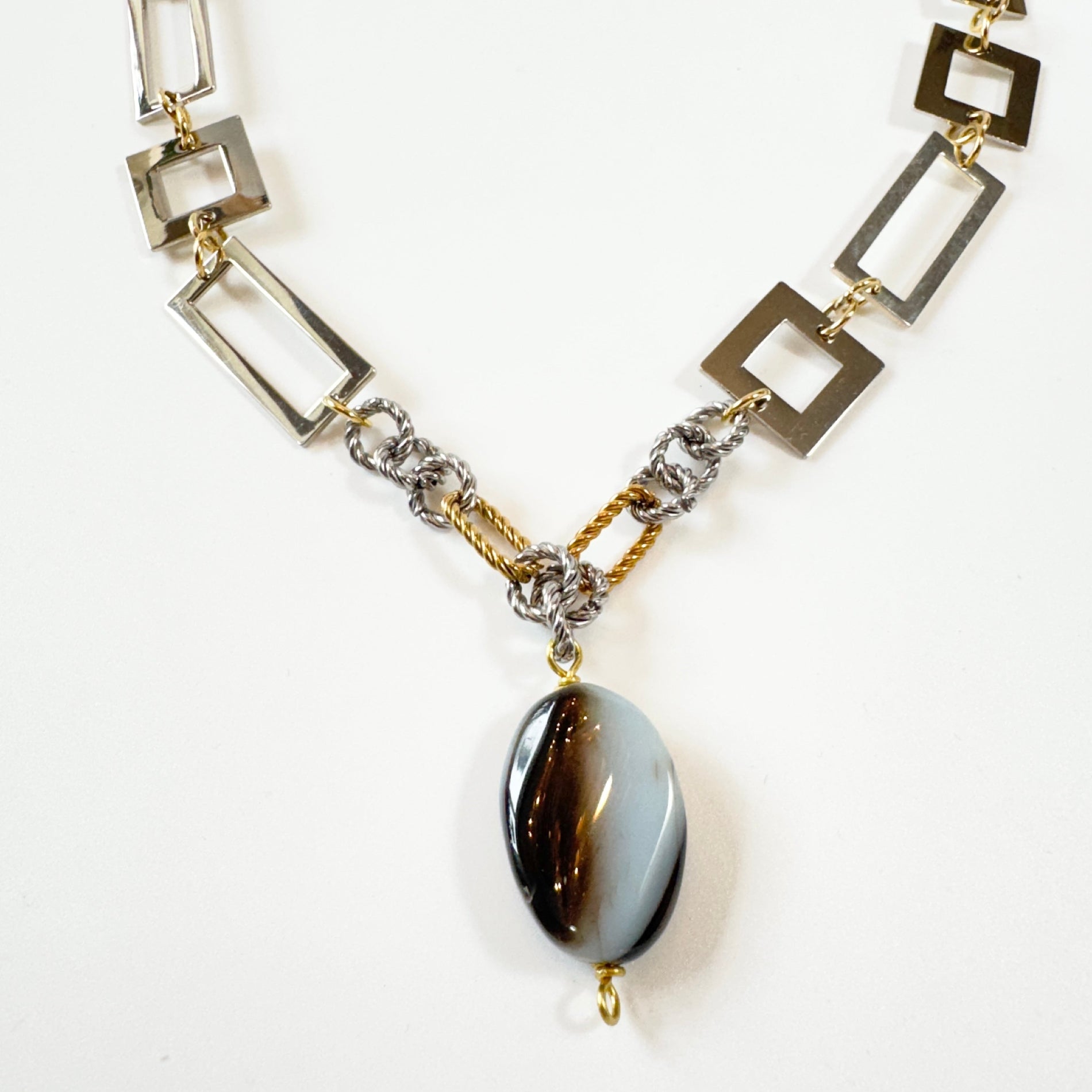 Noir – Handgjort halsband med svart agat | Design by Brandeby