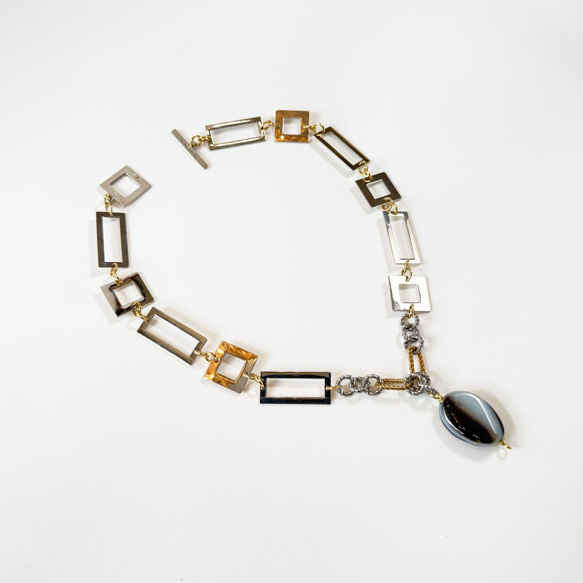 Noir – Handgjort halsband med svart agat | Design by Brandeby