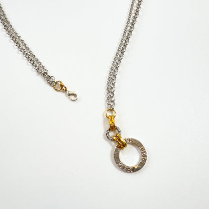Halo Fight – Handgjort långt halsband med gulddetalj | Design by Brandeby