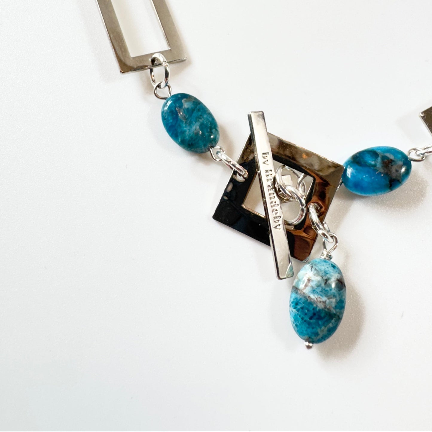 Blue Cloud – Handgjort halsband med äkta apatit | Design by Brandeby