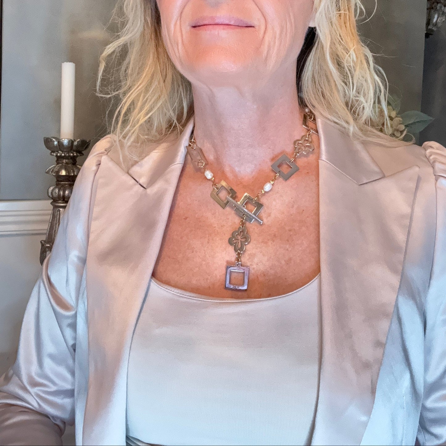 Gold Flower Halsband - Sötvattenspärlor med Blommor och 18k Guld - Design by Brandeby handgjort i sverige unik design