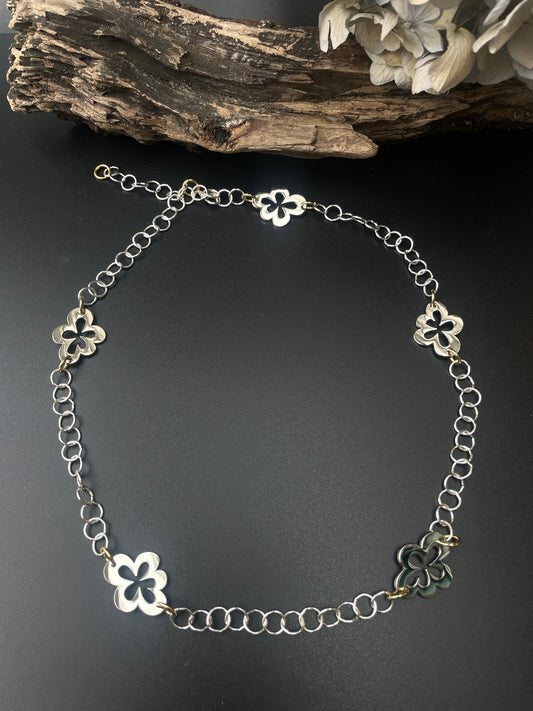 Silver Flower Halsband