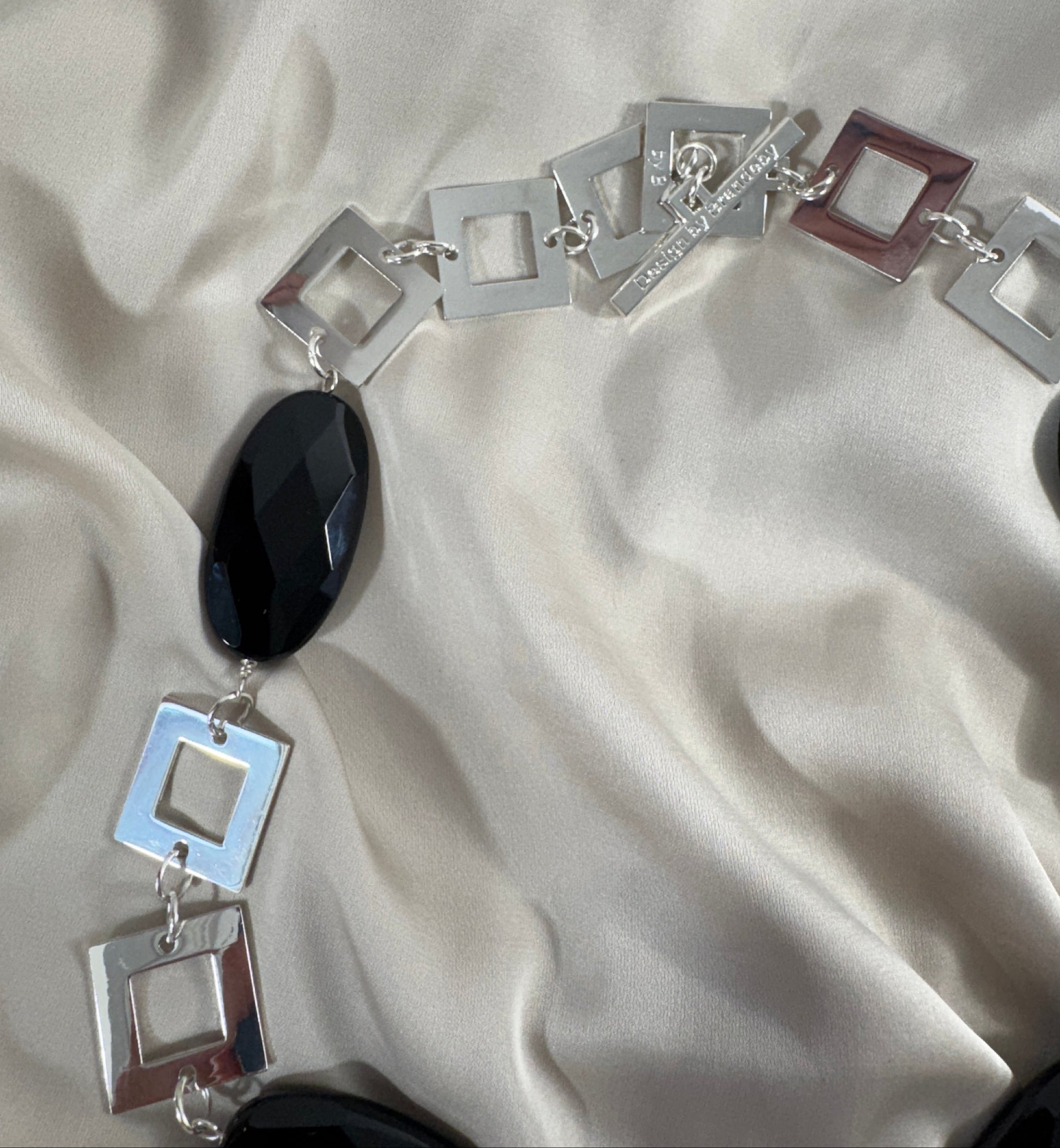 Royal Onyx Stone Halsband - Fasettslipade Onyx med Sterling Silver-Plätering - Design by Brandeby