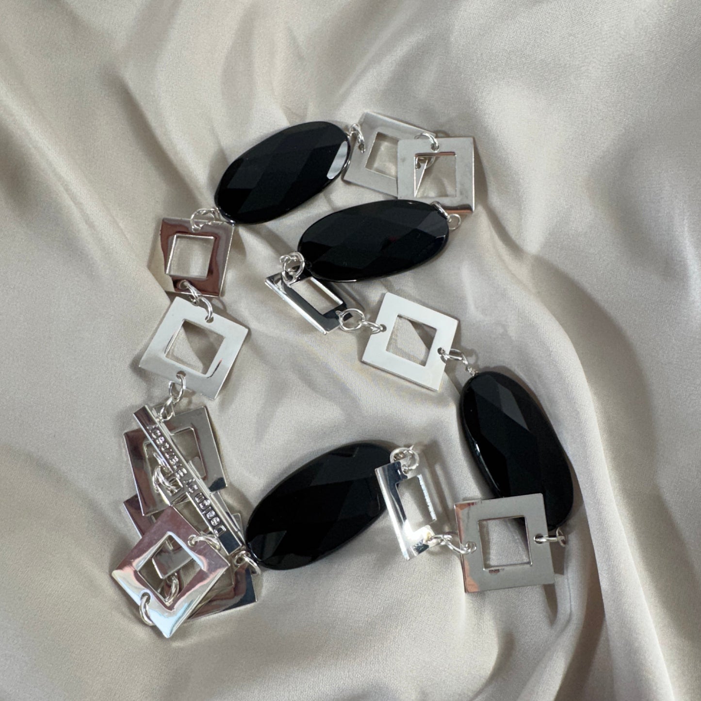 Royal Onyx Stone Halsband - Fasettslipade Onyx med Sterling Silver-Plätering - Design by Brandeby