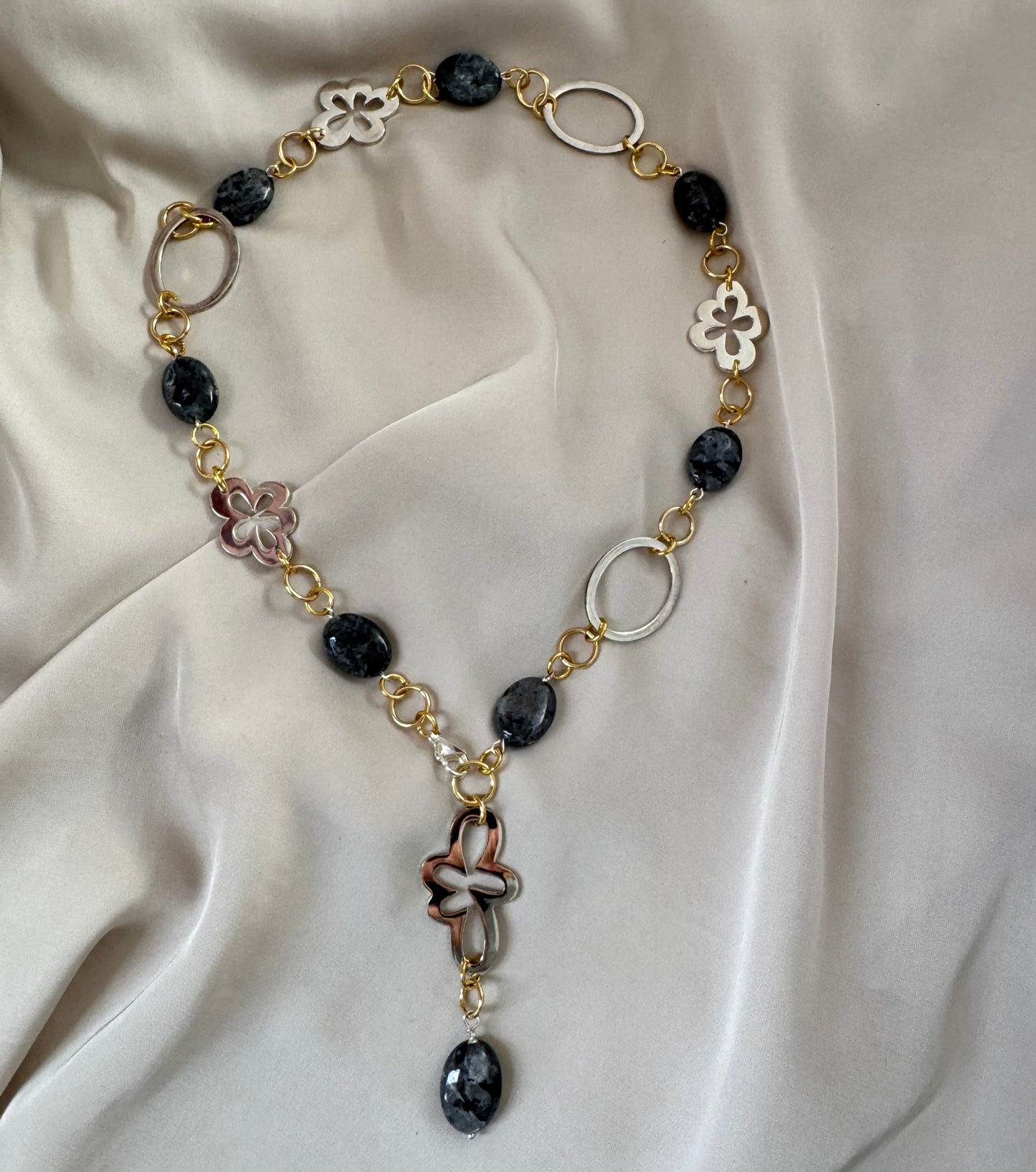 Flexibelt Halsband Äkta Labradorit - Silver guld - 60 cm - Design by Brandeby