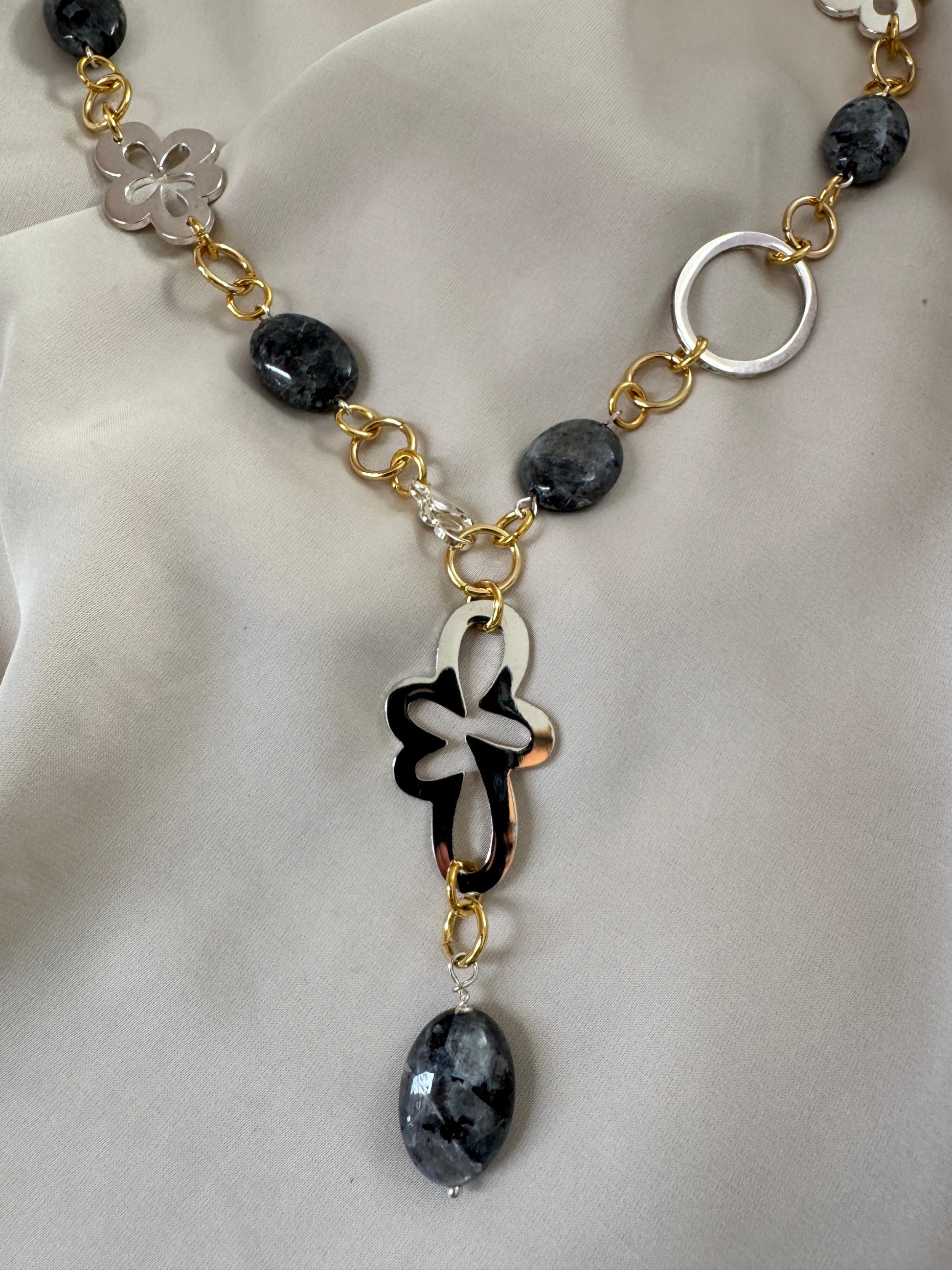 Flexibelt Halsband Äkta Labradorit - Silver guld - 60 cm - Design by Brandeby