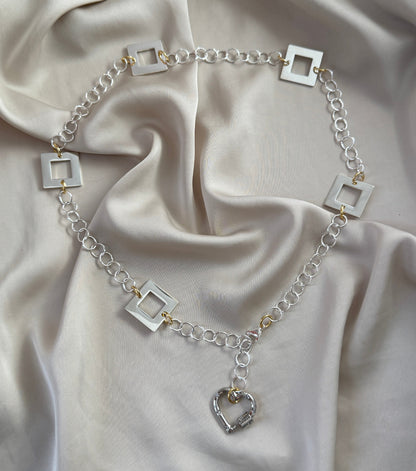 Square Gold Halsband - Fyrkanter med 18k Guld och Strass-hjärta - Design by Brandeby