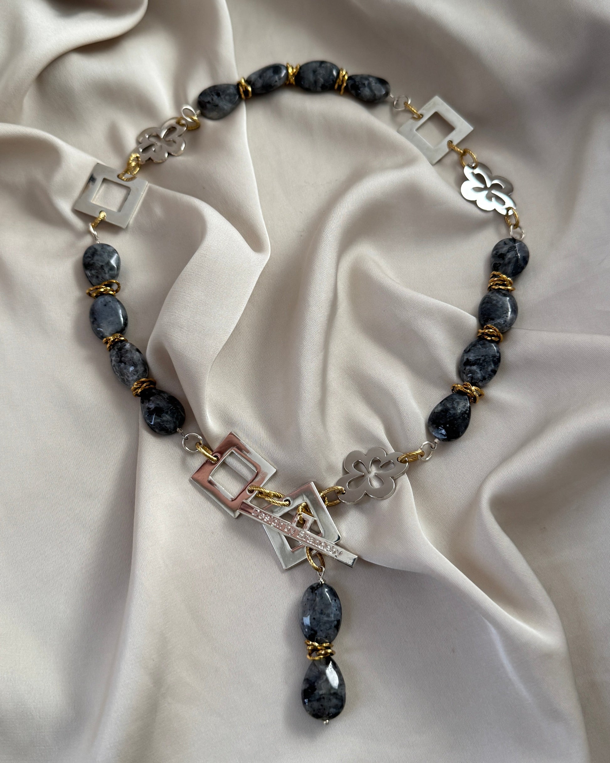 Halsband Silver 18K Guldpläterat - Labradorit - 50cm - Gråmelerad Guld - design by brandeby