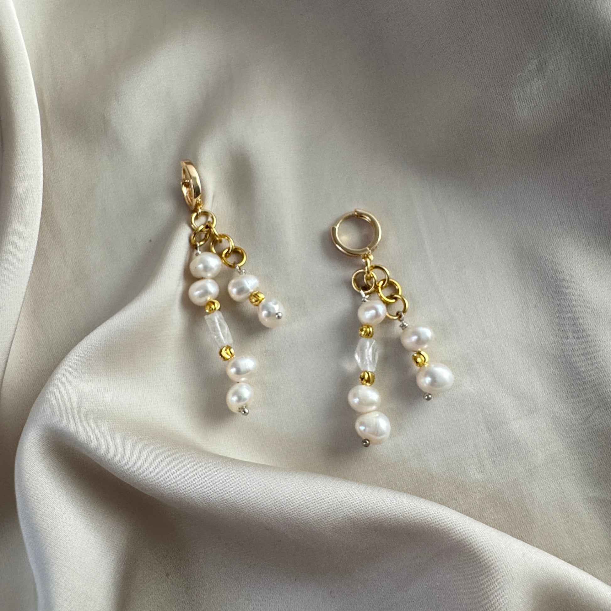 Gracefull Örhängen - Sötvattenspärlor Bergkristall Guld Sverige - designbybrandeby