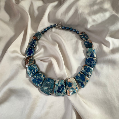 Blue Imperial Statement Halsband - Blå Sötvattenspärlor