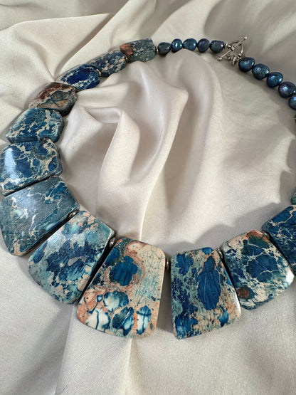 Blue Imperial Statement Halsband - Blå Sötvattenspärlor