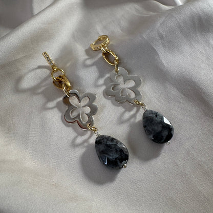 Labradorit Lyx Örhängen – Äkta Labradorit & Sterling Silver Blommor | Design by Brandeby