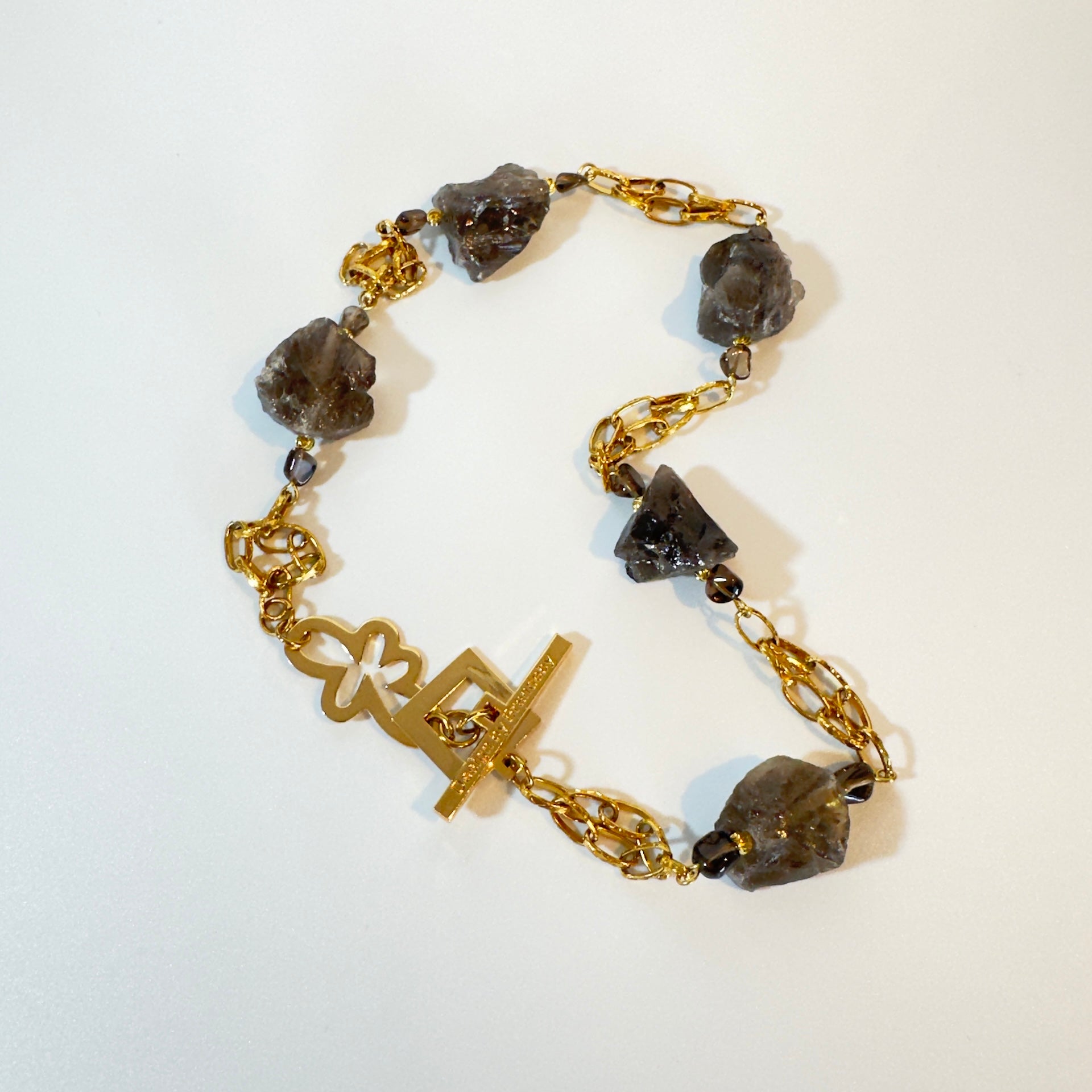 Smoky Quartz Halsband – Rå Smoky Quartz, Bergkristall & 18K Guld