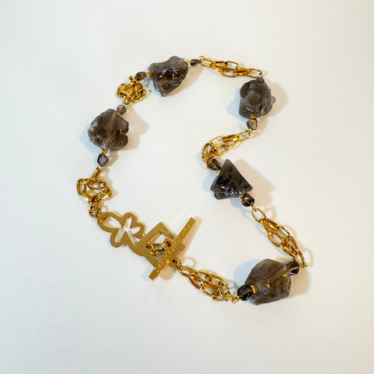 Smoky Quartz Halsband – Rå Smoky Quartz, Bergkristall & 18K Guld