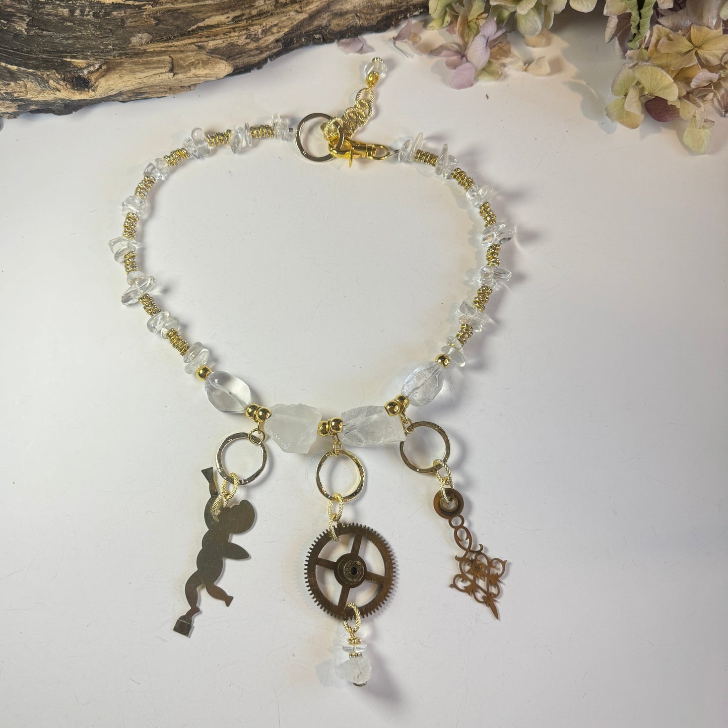 Three Symbols Halsband