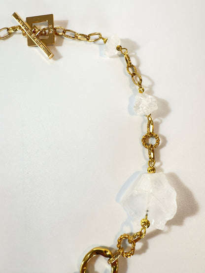 design by brandeby Raw Elegance - Halsband rå bergkristall o guld 55 cm långt halsband
