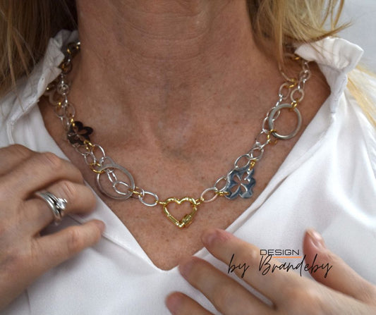 Luxury Gold Heart Halsband Design by Brandeby