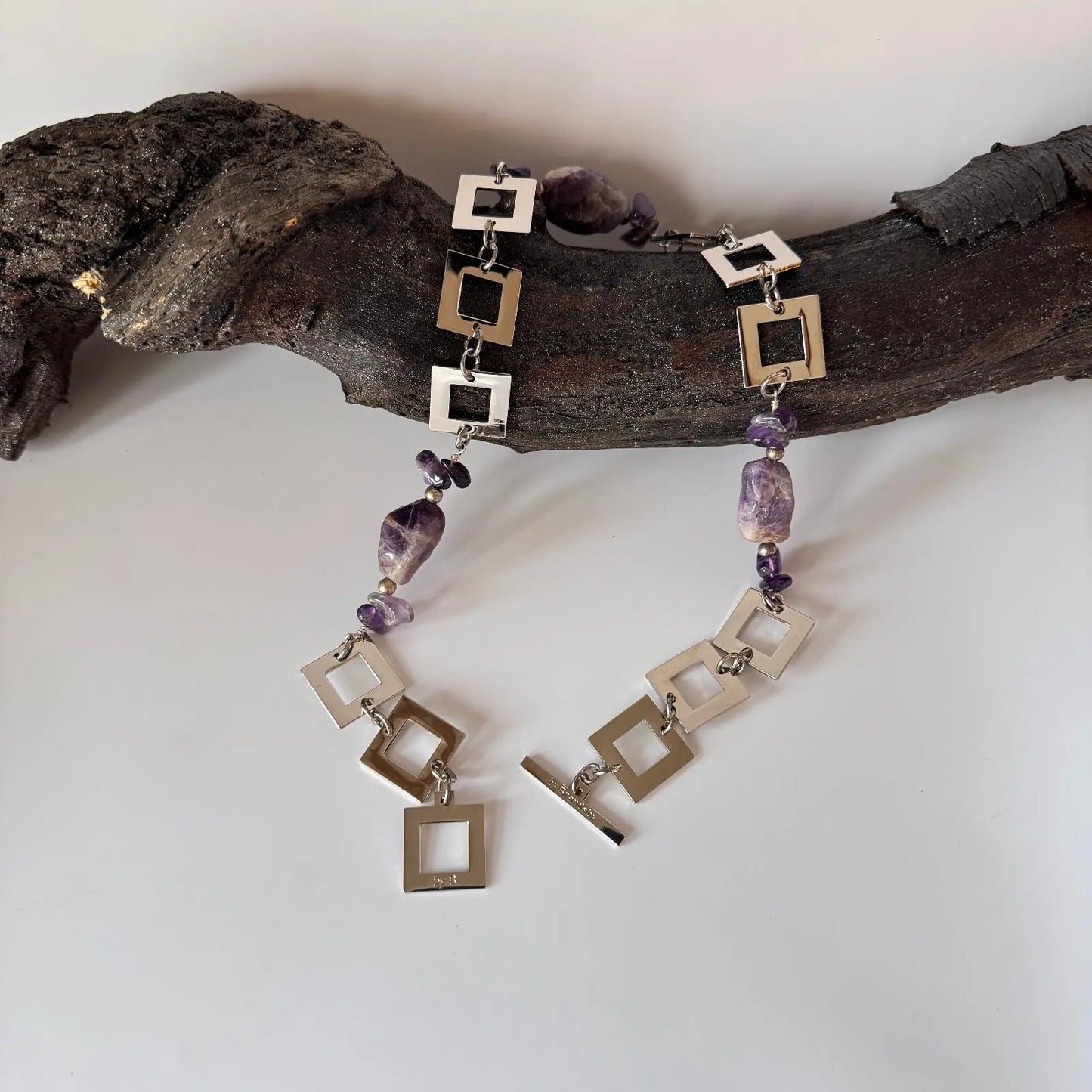 kort elegant halsband till kvinna