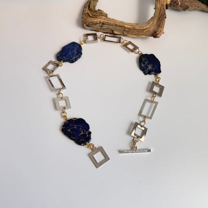 design by brandeby royal blått halsband kort modell