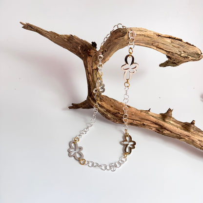 blom halsband med stora blommor design by brandeby