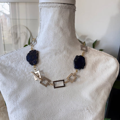 kort royal blå halsband exklusive design 