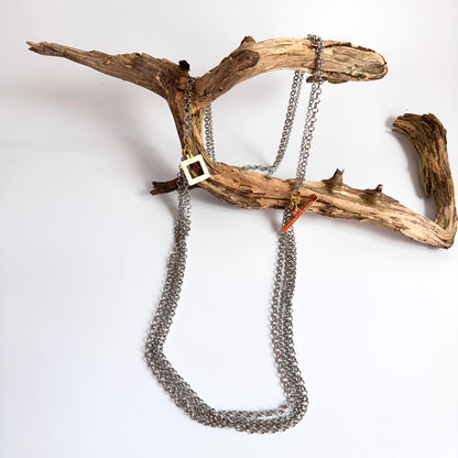 lyxigt halsband med 6 st kedjor och guld lås design by brandeby