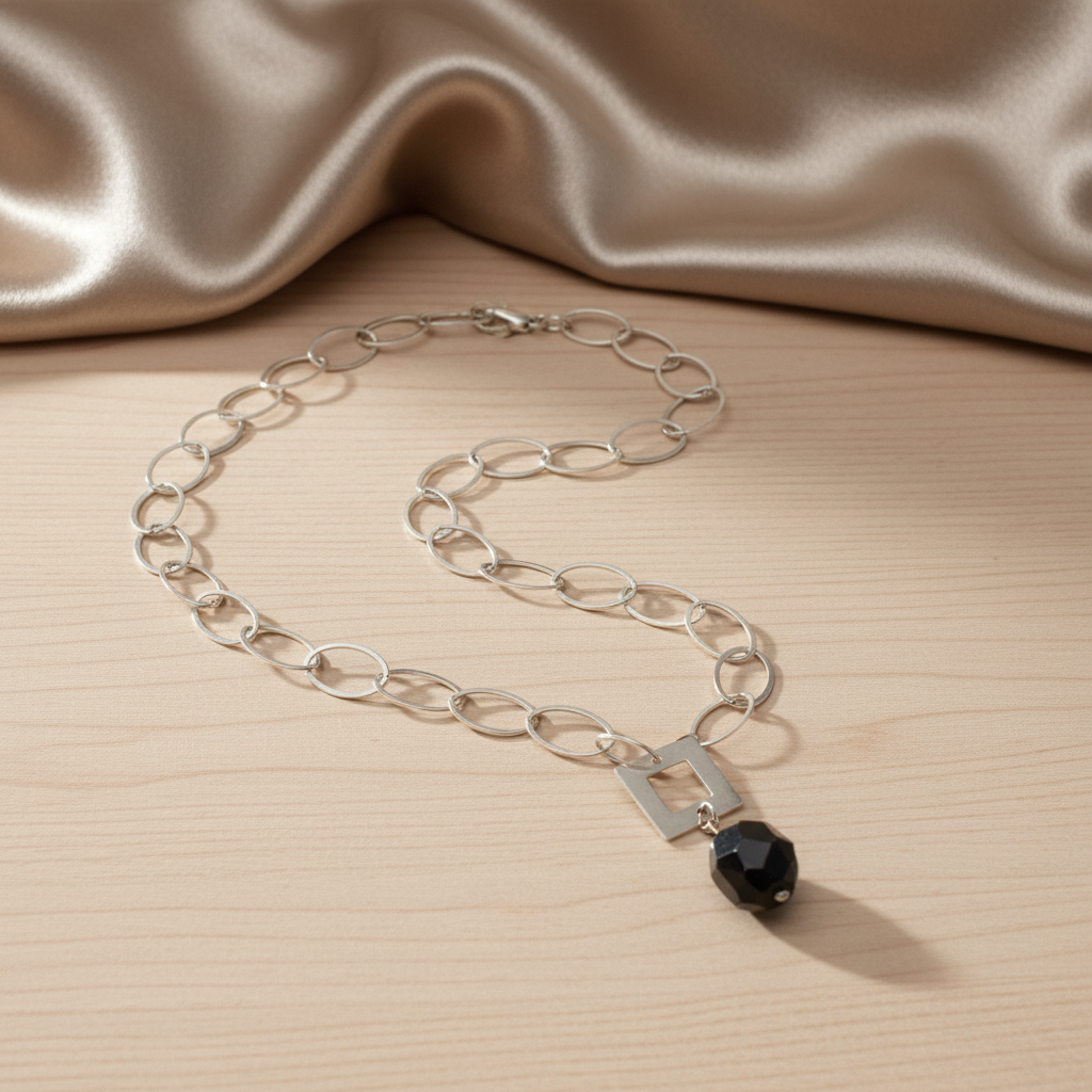 Luxury Wood and Silk Necklace - Curved