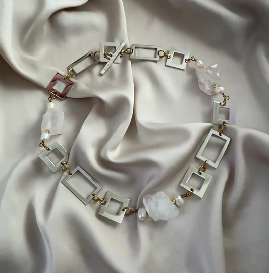 video på Halsband Bergkristall Pärlor Silver 18K Guld - 56cm - Transparent Vit - design by brandeby