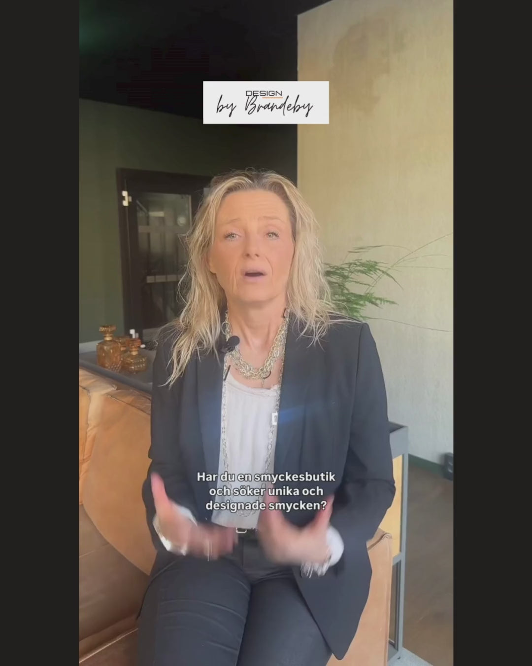 Ladda video: I denna video får ni se hur Design by Brandeby startade, Egna ideer om hur smycken kan se ut och började att rita sina egna metall delar i hög kvalitet.