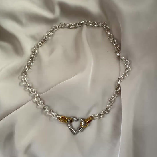 video på Halsband Silver 18K Guldpläterat - Rollo Kedja Hjärtlås - 45cm - Silver Guld - design by brandeby